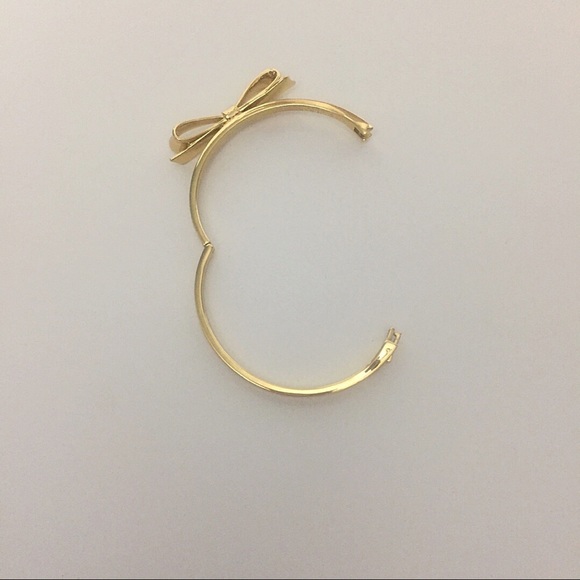 🚫SOLD🚫Kate Spade Hinged Gold Tone Bow Bangle - Picture 4 of 6